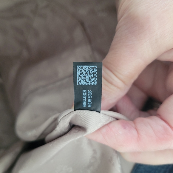 Michael Kors Jet Set Dark Blue Pebbled Leather Tote - Picture 4 of 7